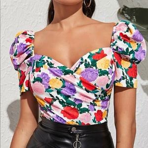 Puff sleeve floral top